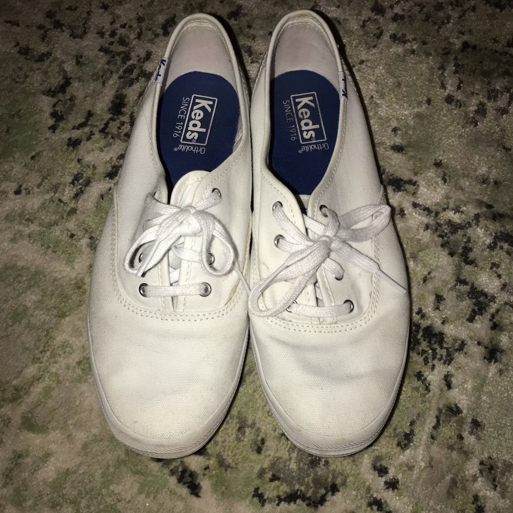 WHITE KEDS SNEAKERS